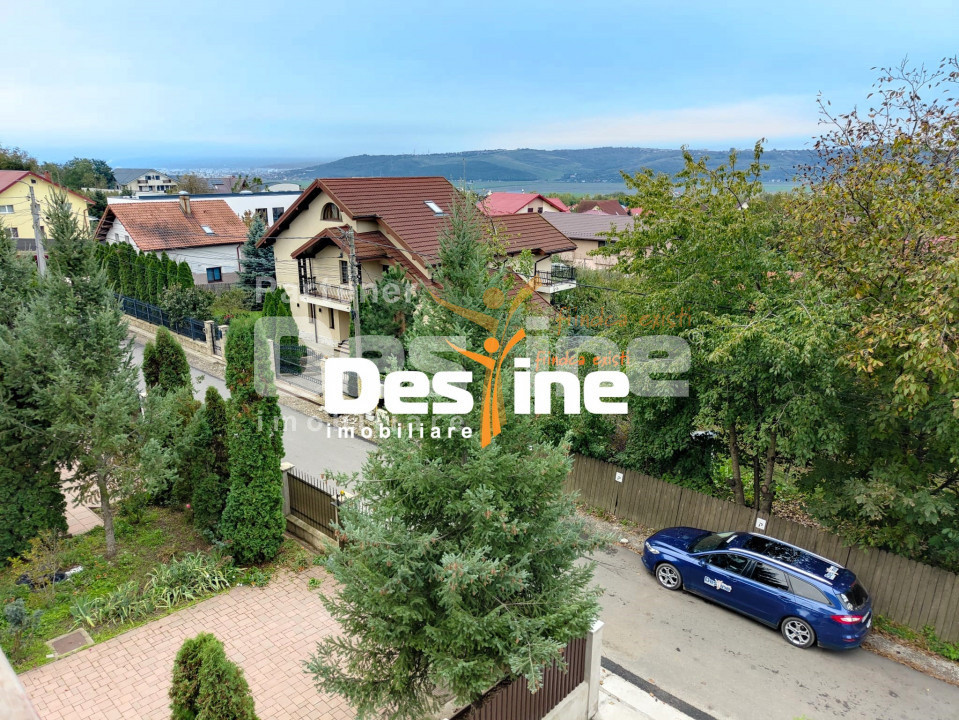 Apartament 3c mobilat și utilat, cu balcon + loc parcare