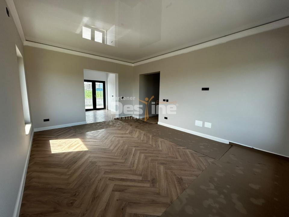 Casă individuală 4 camere, 100 mp utili, curte 450 mp Breazu