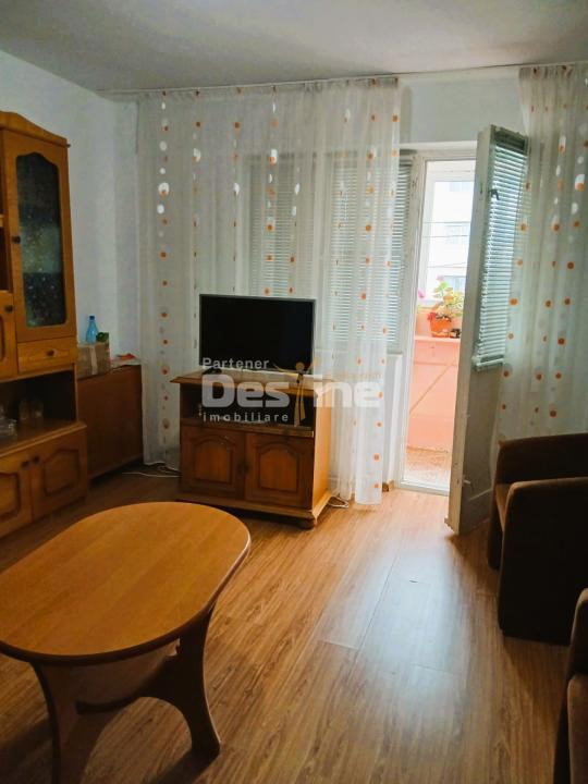 Apartament cu 3 camere de vanzare zona centrala 
