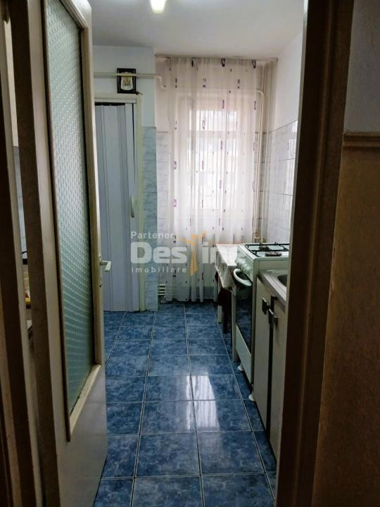 Apartament cu 3 camere de vanzare zona centrala 