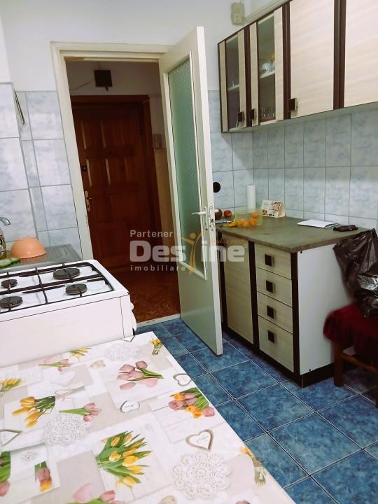 Apartament cu 3 camere de vanzare zona centrala 