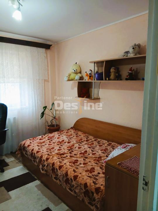 Apartament cu 3 camere de vanzare zona centrala 