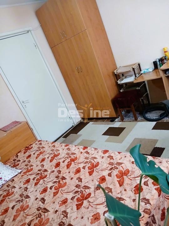 Apartament cu 3 camere de vanzare zona centrala 