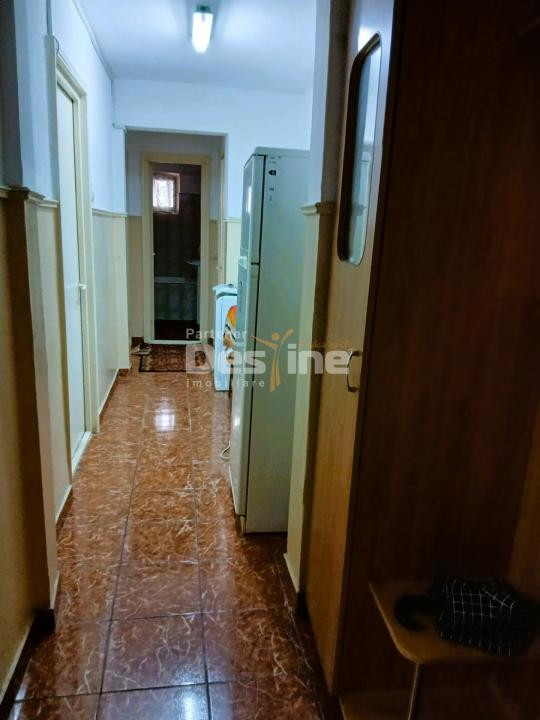 Apartament cu 3 camere de vanzare zona centrala 