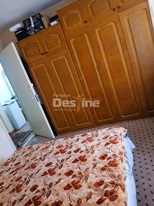 Apartament cu 3 camere de vanzare zona centrala 