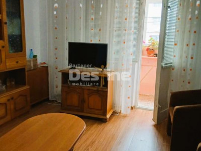 Apartament cu 3 camere de vanzare zona centrala 