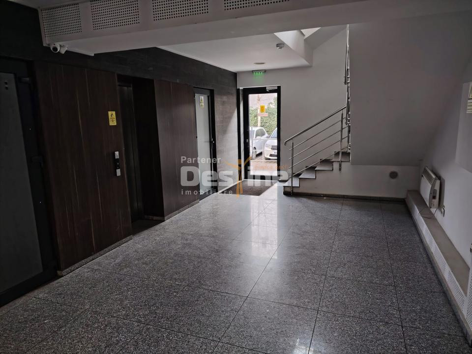 Apartament 2 camere decomandat 65 mp, Prelungirea Ghencea, loc parcare
