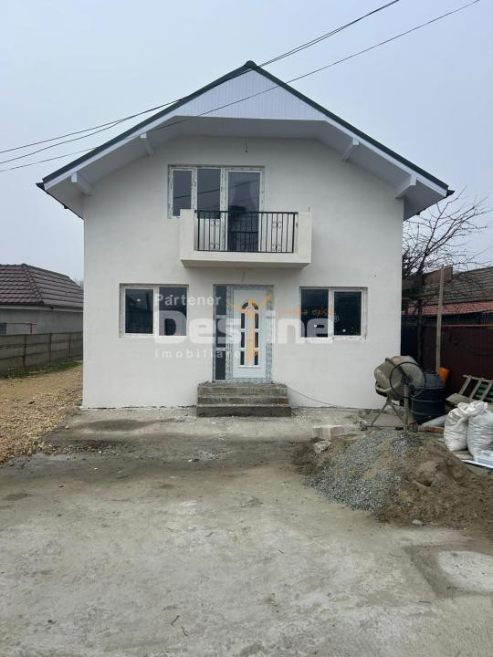 Casă nouă cu mansardă, 4 dormitoare, la cheie – 160 mp construiți