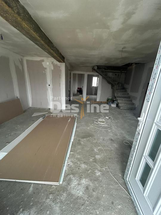 Casă nouă cu mansardă, 4 dormitoare, la cheie – 160 mp construiți