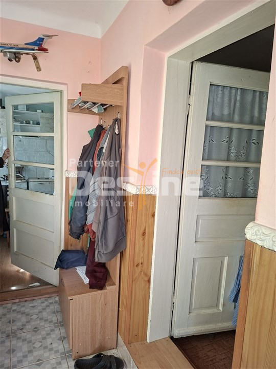 Teren situat în intravilan ul comunei Brazi, 1257 mp, construcție demolabila