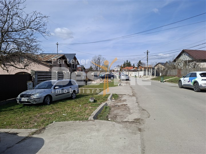 Teren situat în intravilan ul comunei Brazi, 1257 mp, construcție demolabila