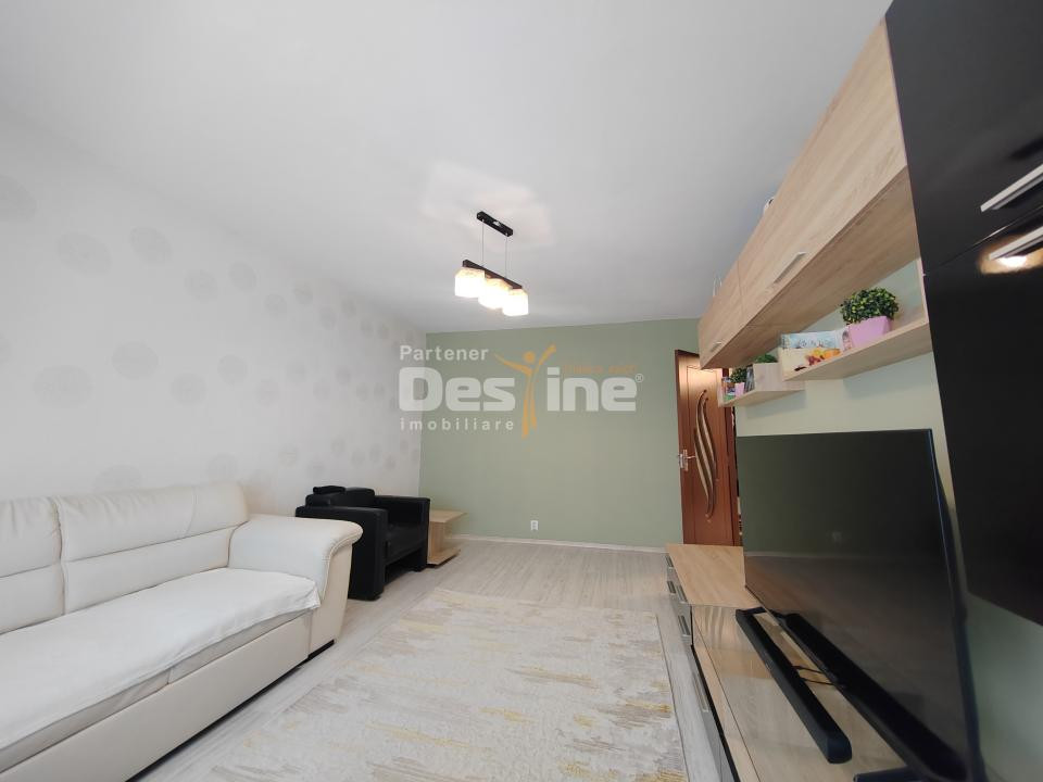 Apartament 3 camere DECOMANDAT 76 mp - cartier NICOLINA