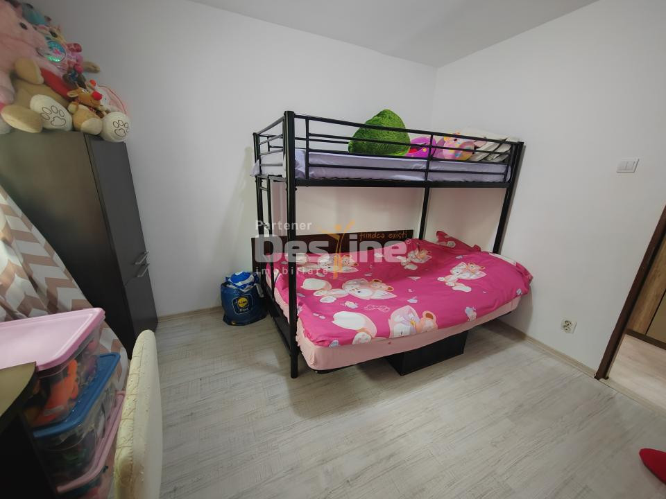 Apartament 3 camere DECOMANDAT 76 mp - cartier NICOLINA