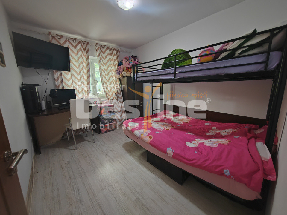 Apartament 3 camere DECOMANDAT 76 mp - cartier NICOLINA