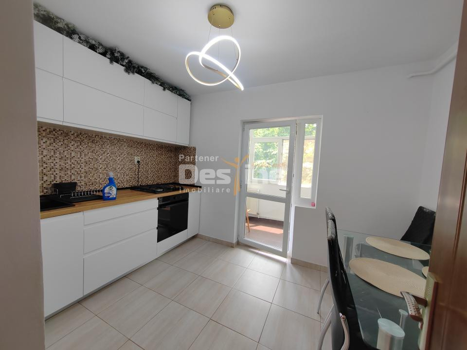 Apartament 3 camere DECOMANDAT 76 mp - cartier NICOLINA