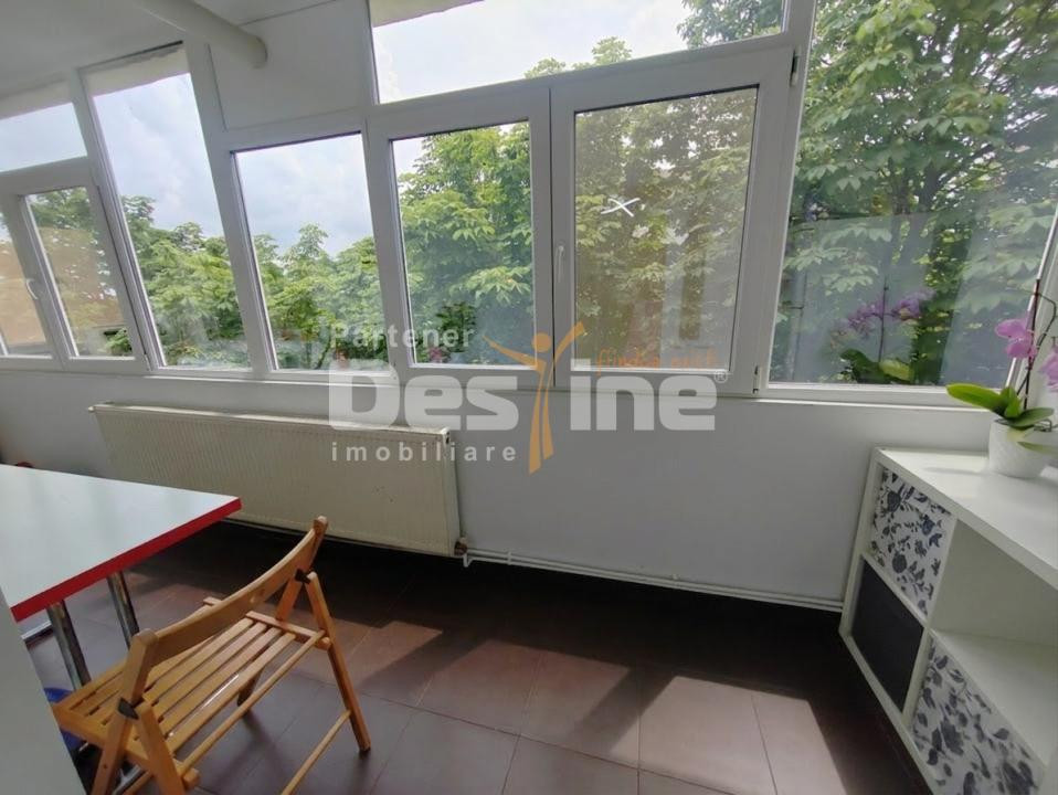 Apartament 3 camere DECOMANDAT 76 mp - cartier NICOLINA