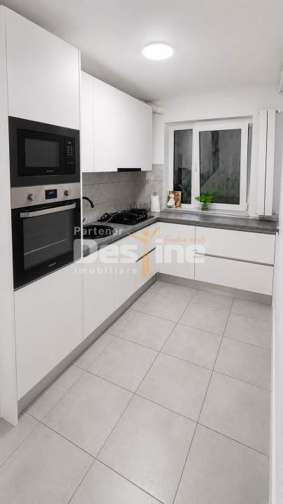   Apartament cu 2 camere decomandat în zona Tomis Nord (cap linie Cireșica)