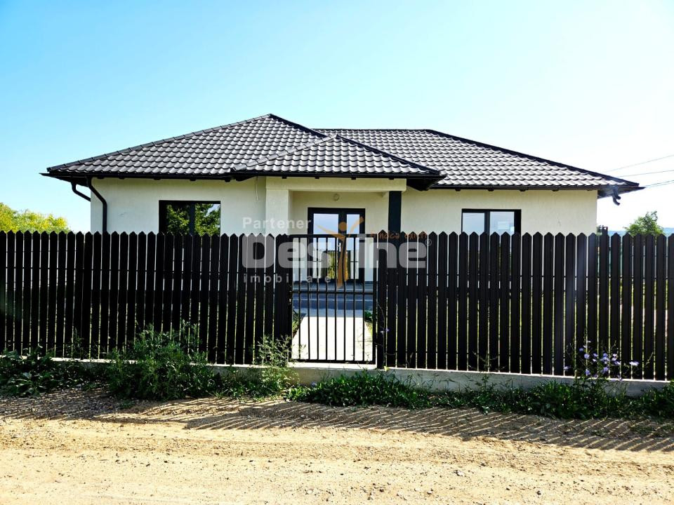 Casă de vânzare 80 mp | 3 camere | Zona Vișan | Loc parcare în curte |