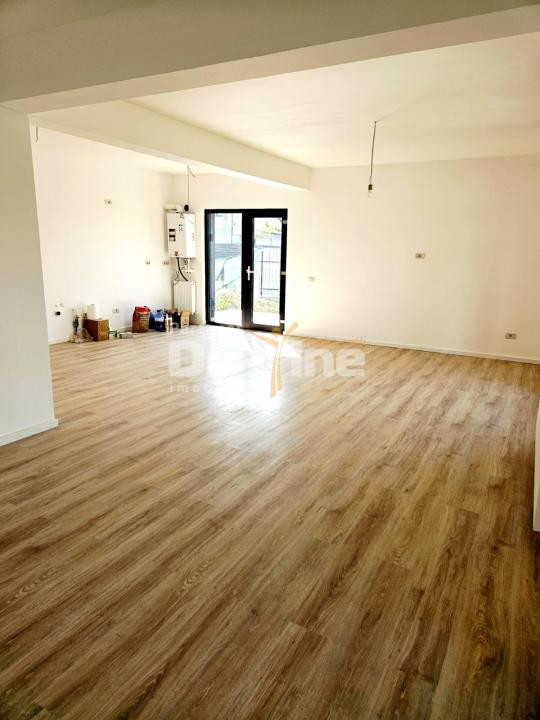 Casă de vânzare 80 mp | 3 camere | Zona Vișan | Loc parcare în curte |