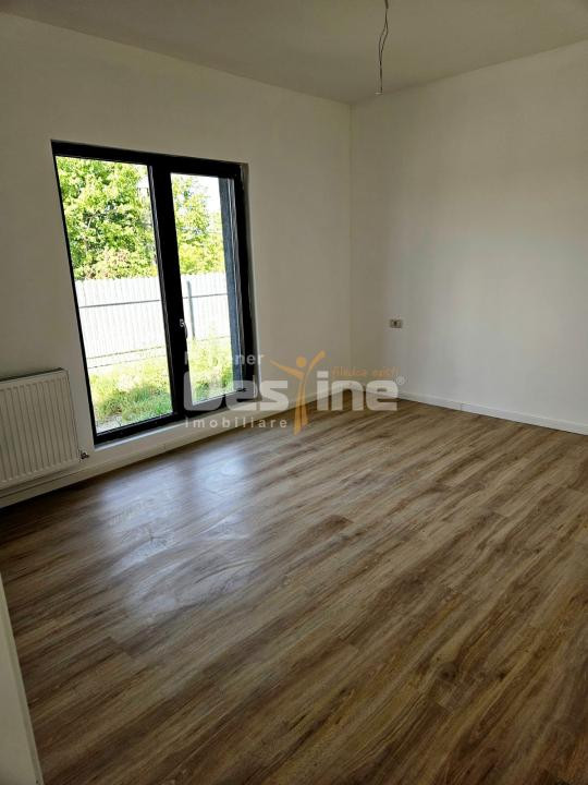 Casă de vânzare 80 mp | 3 camere | Zona Vișan | Loc parcare în curte |