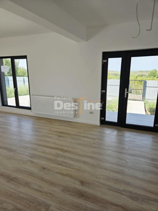 Casă de vânzare 80 mp | 3 camere | Zona Vișan | Loc parcare în curte |