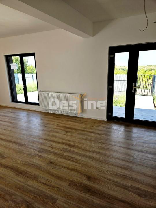 Casă de vânzare 80 mp | 3 camere | Zona Vișan | Loc parcare în curte |