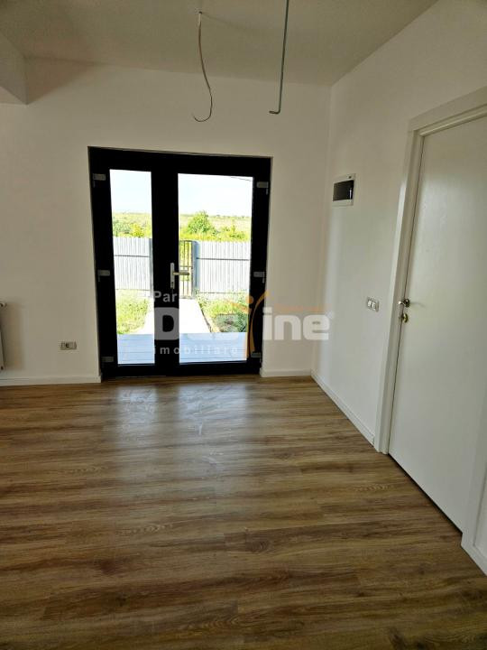 Casă de vânzare 80 mp | 3 camere | Zona Vișan | Loc parcare în curte |