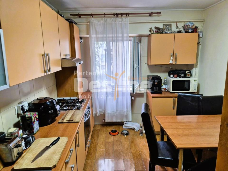 Apartament 3 camere , 2 balcoane , 2 bai ultracentral 