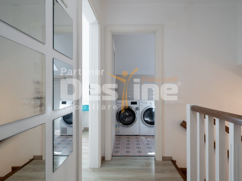 CASA CU POMPA DE CALDURA GEOTERMALA, 4 CAMERE MOBILATA & UTILATA 225.000 EUR