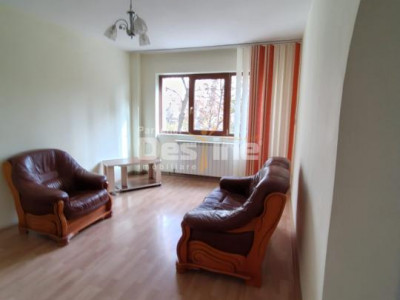 Apartament de vânzare, zona PODU ROȘ, 3 camere, semidecomandat, etaj 1