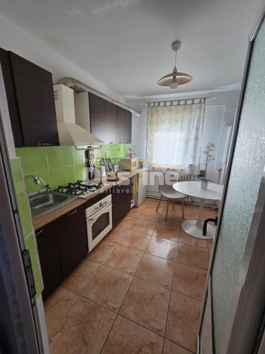 Apartament de vânzare | Zona TÂRGU CUCU | semidecomandat, 3 camere