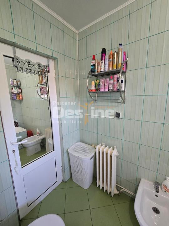 Apartament de vânzare | Zona TÂRGU CUCU | semidecomandat, 3 camere