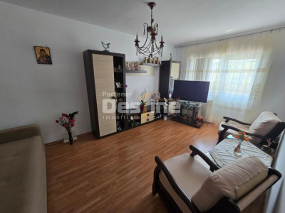 Apartament de vânzare | Zona TÂRGU CUCU | semidecomandat, 3 camere