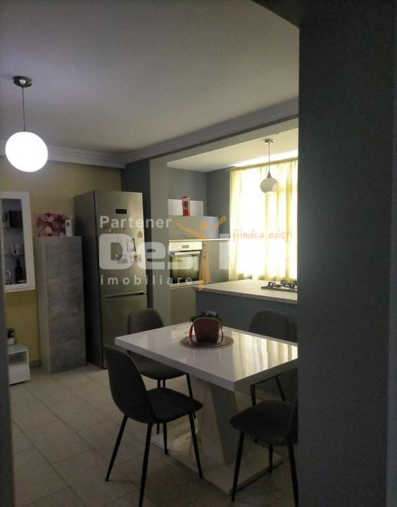 Închiriez apartament