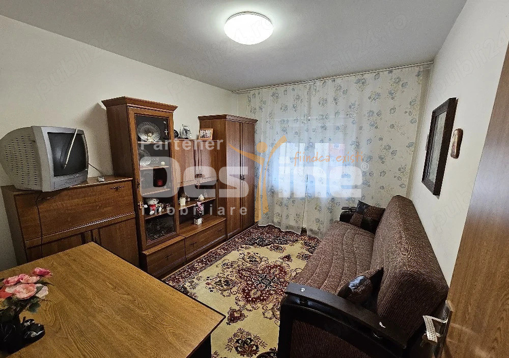 vand apartament zona Soarelui