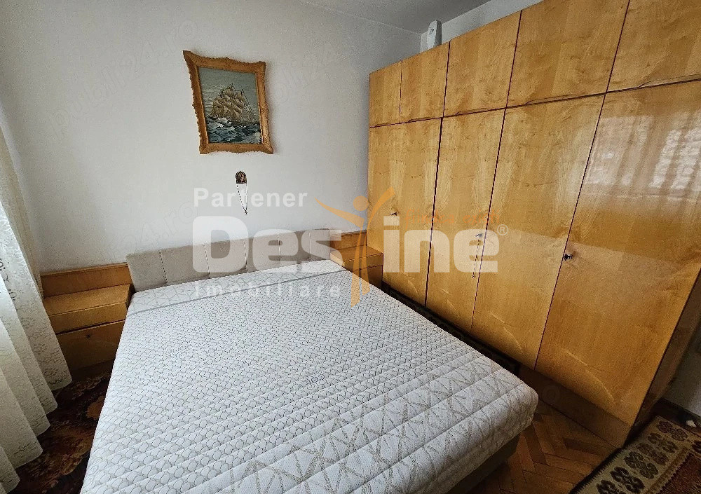 vand apartament zona Soarelui