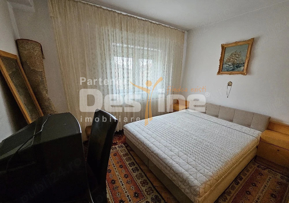 vand apartament zona Soarelui