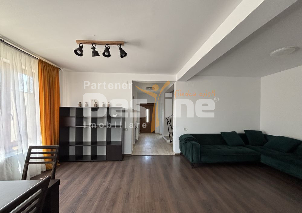  Oferim spre PRIMA inchiere 1/2 duplex renovat complet.