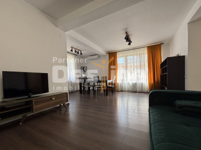  Oferim spre PRIMA inchiere 1/2 duplex renovat complet.