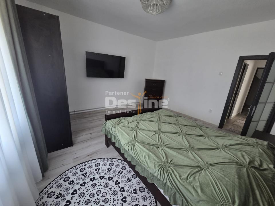 CASĂ DE LUX DE VÂNZARE | Zona REDIU | decomandat, 3 camere, 