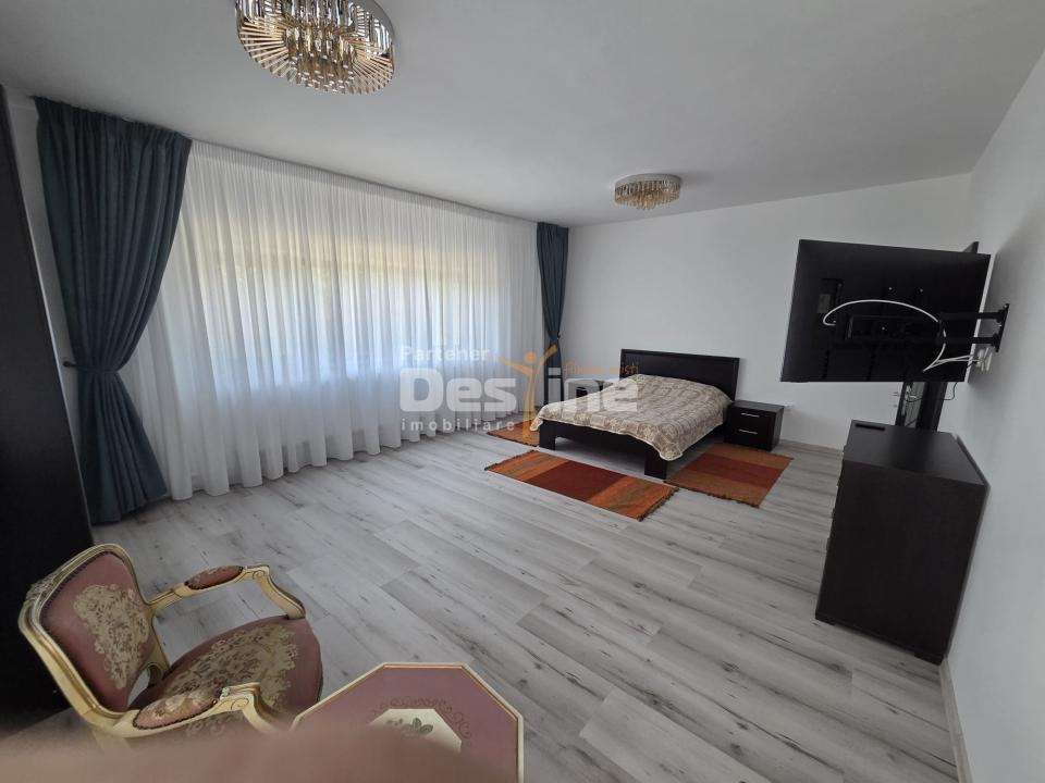 CASĂ DE LUX DE VÂNZARE | Zona REDIU | decomandat, 3 camere, 