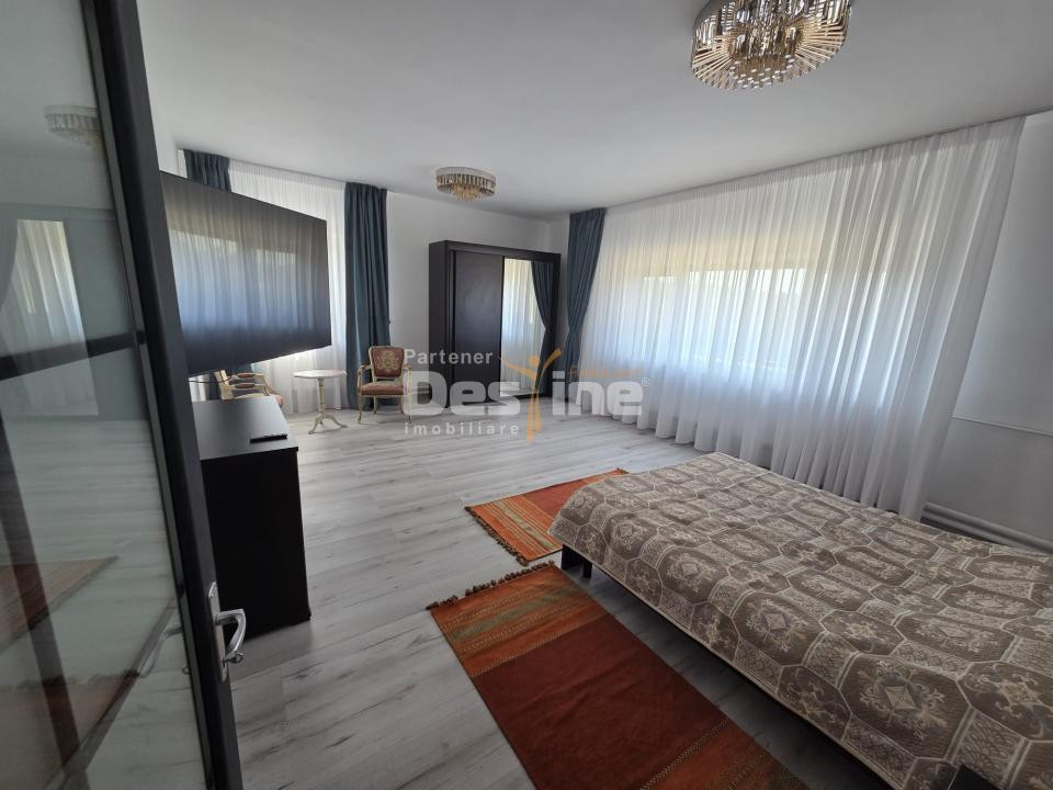 CASĂ DE LUX DE VÂNZARE | Zona REDIU | decomandat, 3 camere, 