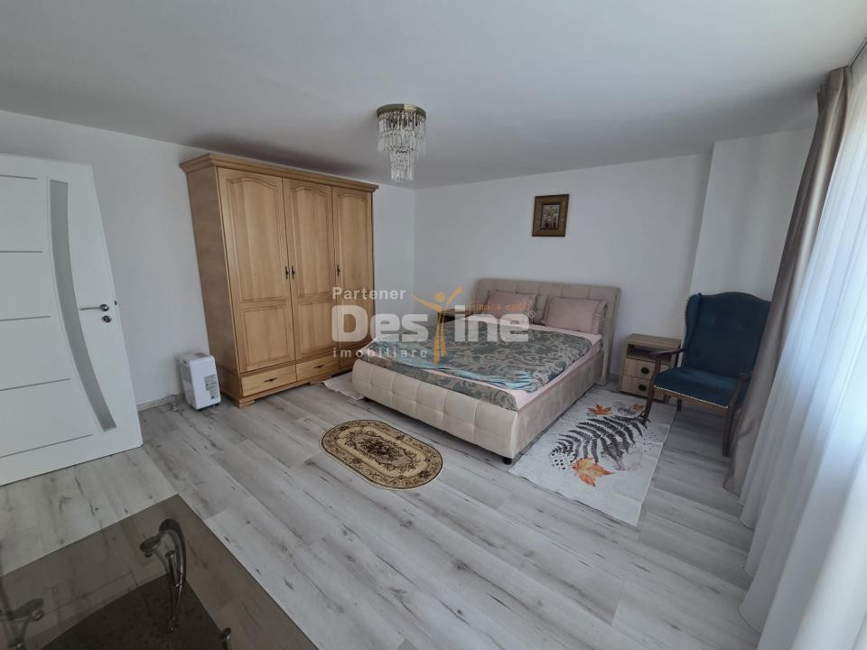 CASĂ DE LUX DE VÂNZARE | Zona REDIU | decomandat, 3 camere, 