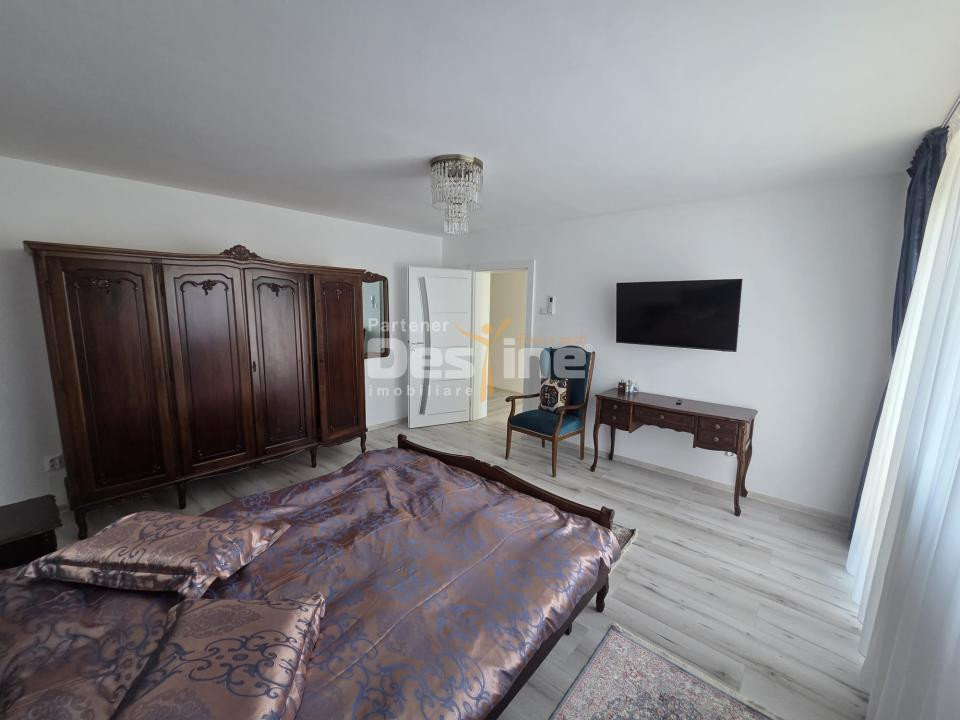 CASĂ DE LUX DE VÂNZARE | Zona REDIU | decomandat, 3 camere, 
