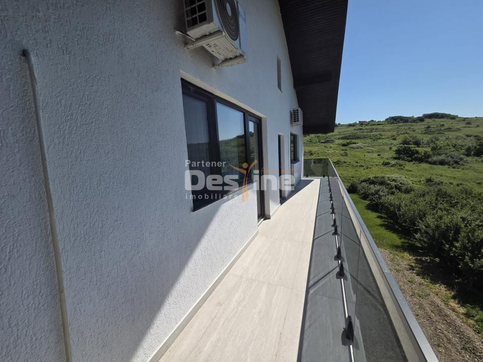 CASĂ DE LUX DE VÂNZARE | Zona REDIU | decomandat, 3 camere, 