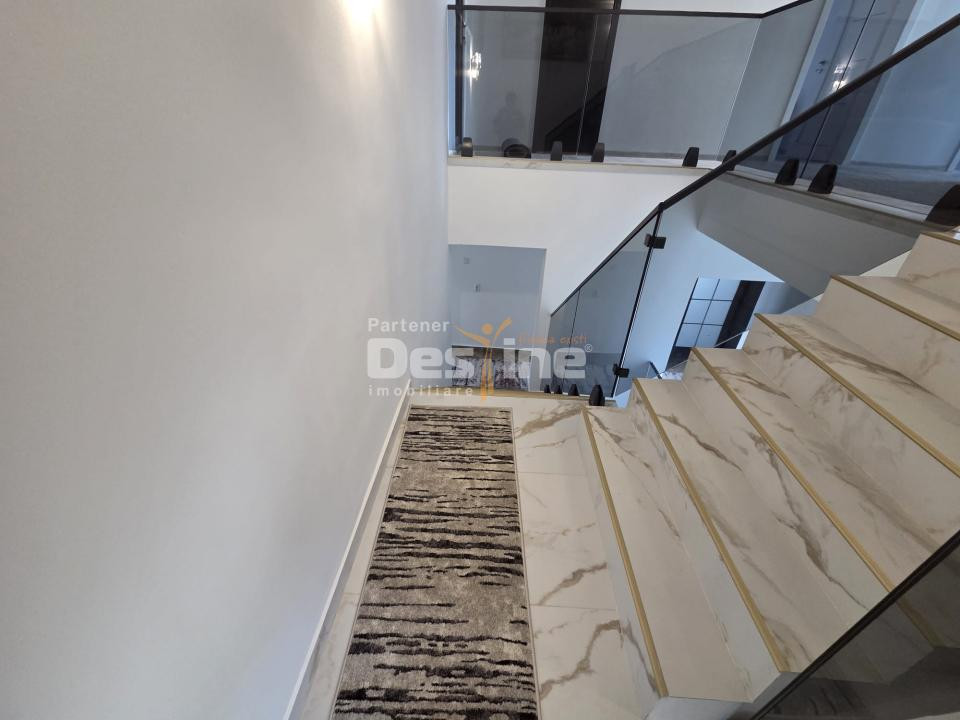 CASĂ DE LUX DE VÂNZARE | Zona REDIU | decomandat, 3 camere, 