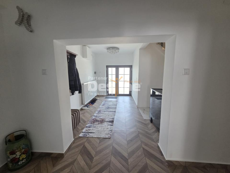 CASĂ DE LUX DE VÂNZARE | Zona REDIU | decomandat, 3 camere, 