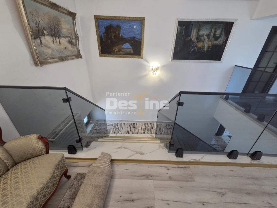 CASĂ DE LUX DE VÂNZARE | Zona REDIU | decomandat, 3 camere, 
