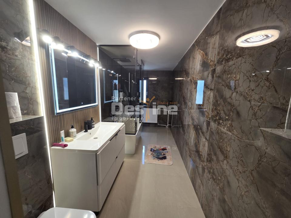 CASĂ DE LUX DE VÂNZARE | Zona REDIU | decomandat, 3 camere, 