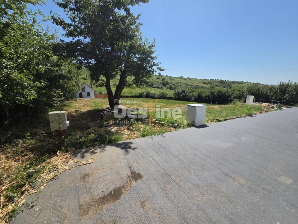 CASĂ DE LUX DE VÂNZARE | Zona REDIU | decomandat, 3 camere, 